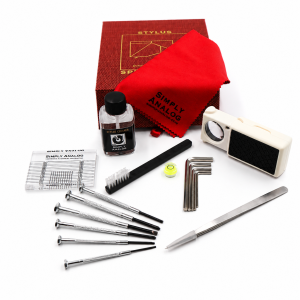 Simply Analog Stylus Kit zestaw do ustawiania i pielęgnacji wkładki gramofonowej.