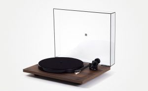 Rega Planar 1 Plus Walnut Gramofon analogowy z wkładką Carbon