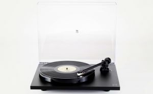 Rega Planar 1 Black Gramofon analogowy z wkładką Carbon