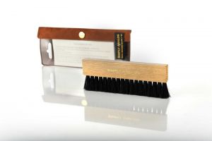 Simply Analog Antystatyczna szczotka z naturalnego włosia do płyt winylowych, dębowa